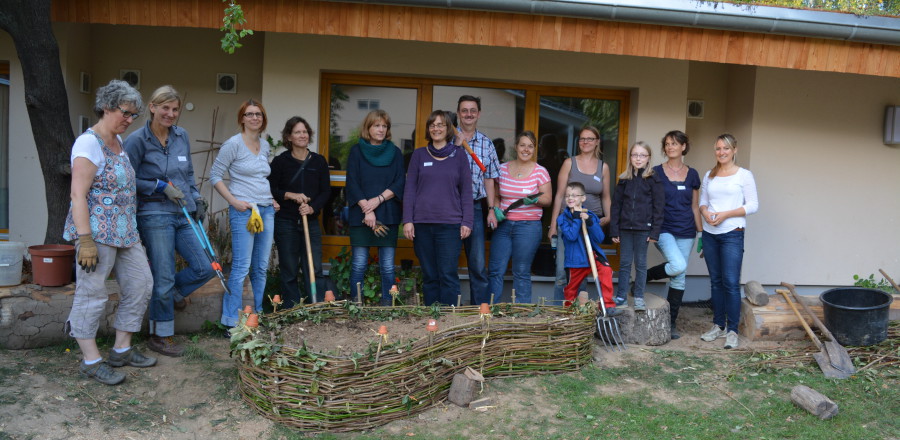 Ein Flechtzaunbeet für unseren Kindergarten